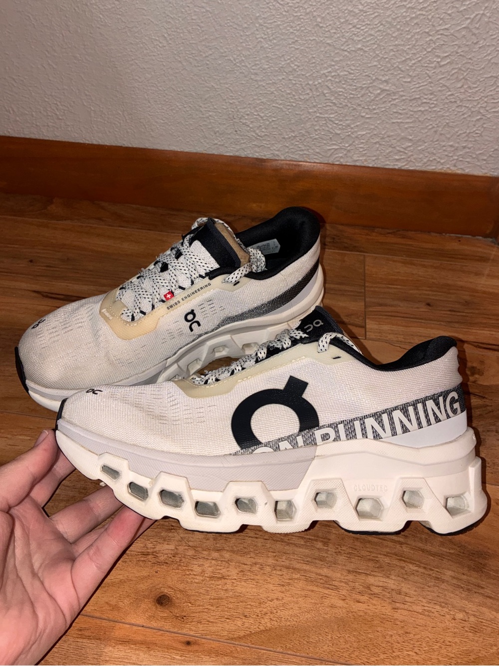 On Cloud Women’s Cloudmonster Athletic Running Shoe Sneakers,white frost- size 6